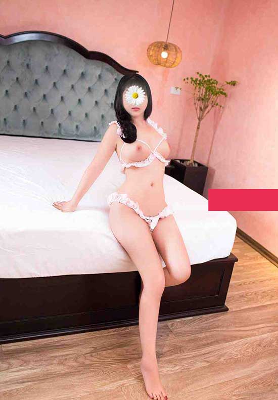Thuý Trang - Body Sexy Khuôn Mặt Hút Hồn Đáng yêu